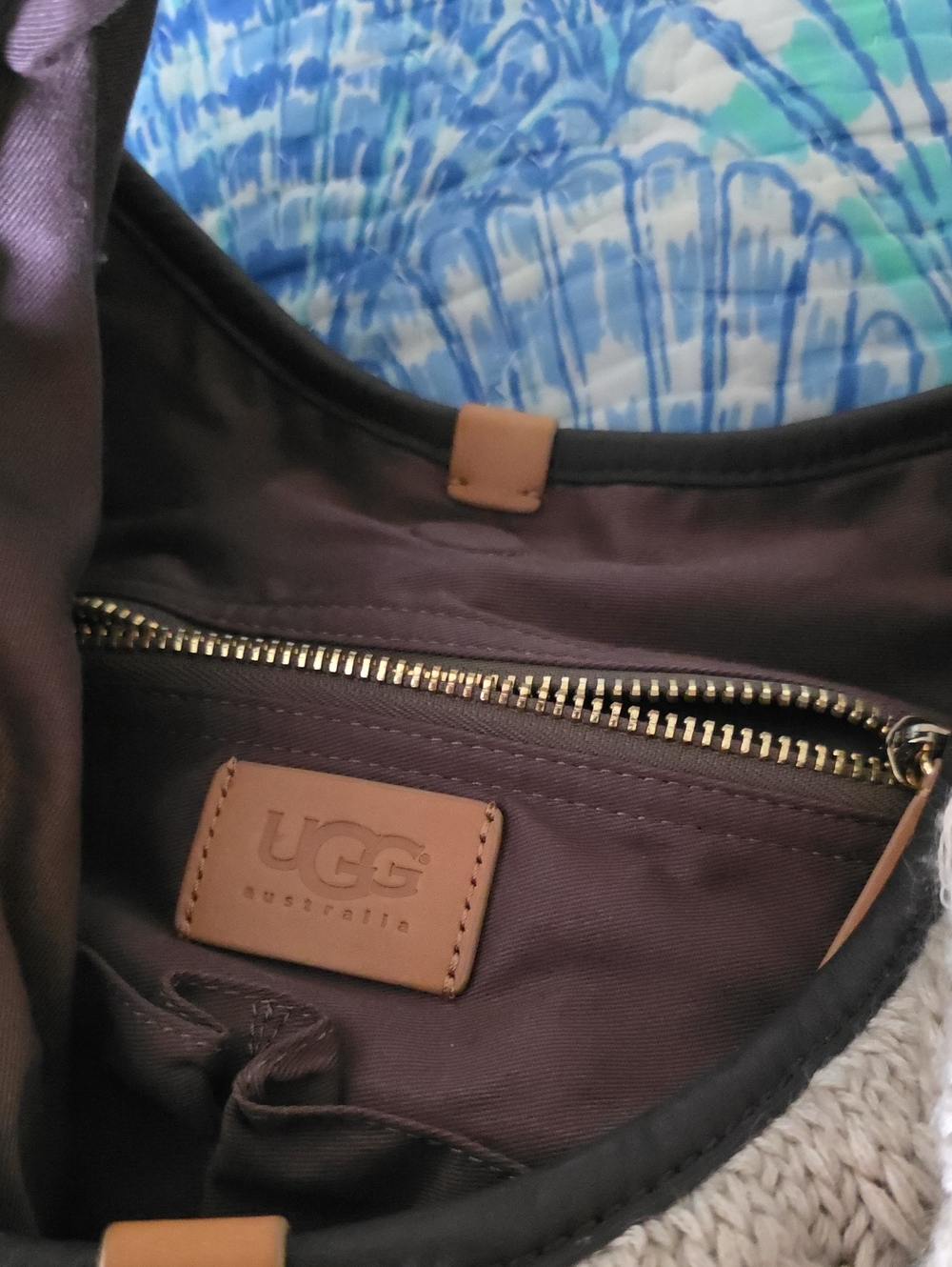 UGG Oatmeal Cable-Knit Shoulder Bag with Leather - Picture 4 of 6